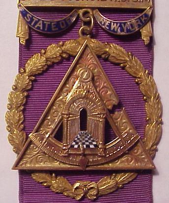 CouncilRSMjewel3.jpg (53085 bytes)