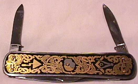 MasonicPocketKnifewGoldDec3.jpg (27390 bytes)