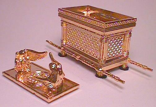 ArkoftheCovenantJewelryBox1.jpg (30902 bytes)