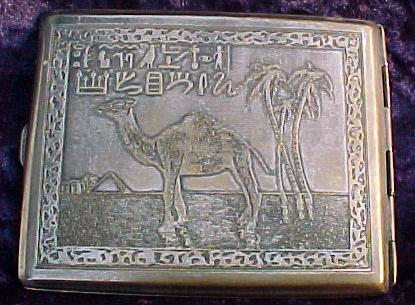 CamelCigaretteCase1.jpg (34090 bytes)