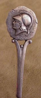ChicagoSpoonwKnight2.jpg (8528 bytes)