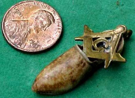 IvoryMasonicShoe1.jpg (31551 bytes)