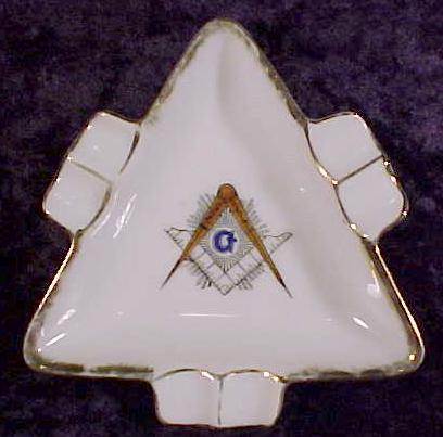 LeftonAshtray1.jpg (22844 bytes)
