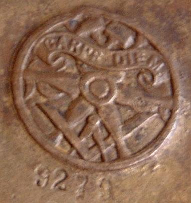 MasonicRoccocoInkwell3.jpg (25573 bytes)