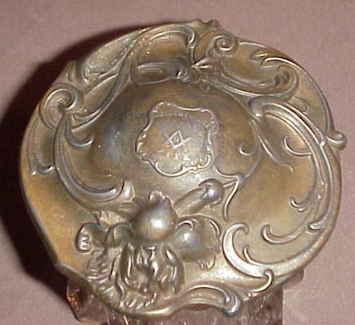 MasonicTobaccoHumidor2.jpg (51602 bytes)