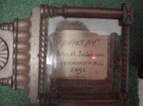 MiniatureMasonicGrandfatherClock5.jpg (22085 bytes)
