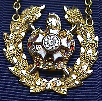 PMCdemolayjewel2.jpg (91711 bytes)