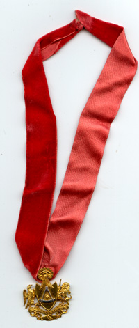 PastMastersPresentationJewel1.jpg (38594 bytes)