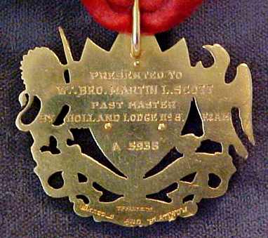 PastMastersPresentationJewel3.jpg (93994 bytes)