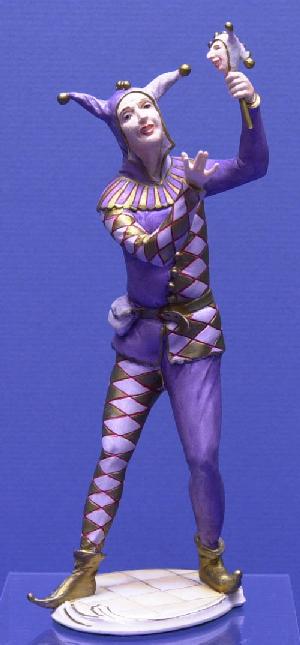 ROJfigurine4.jpg (25056 bytes)