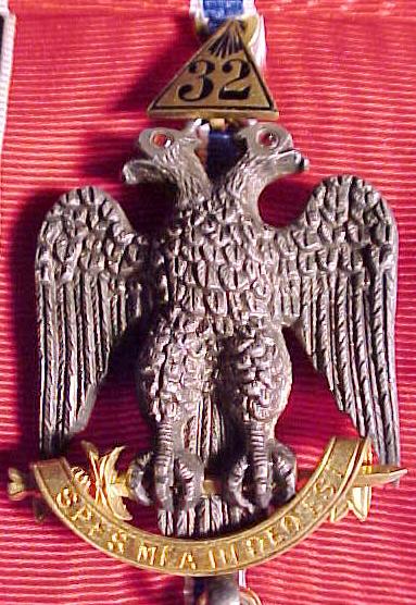 SR32ndJewel3.jpg (64314 bytes)