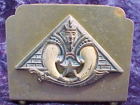 ShrineLetterHolder1.jpg (32207 bytes)