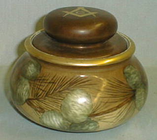 TobaccoJar1.jpg (15085 bytes)