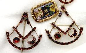 VictorianPastMasterPins2.jpg (13560 bytes)