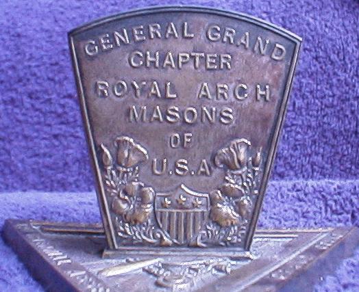 YR1915matchholder2 .jpg (51745 bytes)