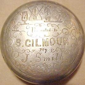 engravedsnuffbox1.jpg (16716 bytes)